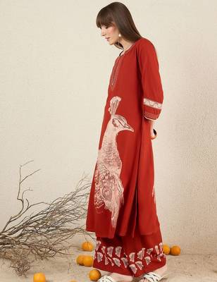 Women Ethnic Motifs Printed Thread Work Kurta with Palazzos 4