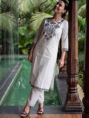 Women Embroidered Thread Work Cotton Kurta with Trousers 1