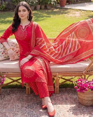 Women Ethnic Motifs Printed Cotton Kurta with Trousers & With Dupatta 3