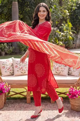 Women Ethnic Motifs Printed Cotton Kurta with Trousers & With Dupatta