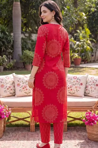 Women Ethnic Motifs Printed Cotton Kurta with Trousers & With Dupatta