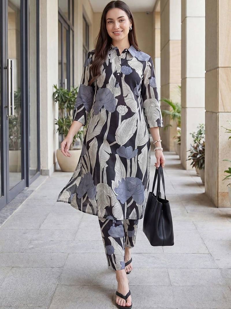 Women Floral Printed Cotton Kurta with Trousers