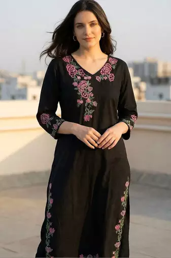 Women Floral Embroidered Thread Work Cotton Kurta with Trousers