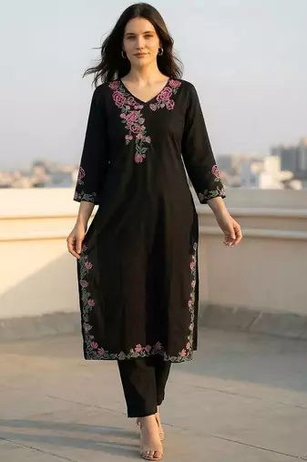 Women Floral Embroidered Thread Work Cotton Kurta with Trousers