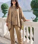 Women Ethnic Motifs Printed Kurti with Trousers
