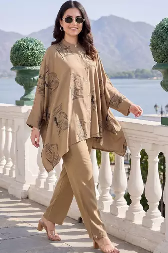 Women Ethnic Motifs Printed Kurti with Trousers