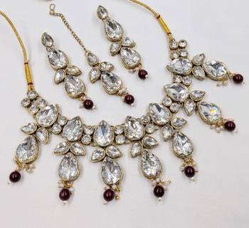 maroon color necklace set with earrings & maang tikka | kundan & agate stone | gold plated 2
