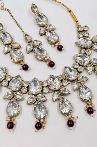 maroon color necklace set with earrings & maang tikka | kundan & agate stone | gold plated