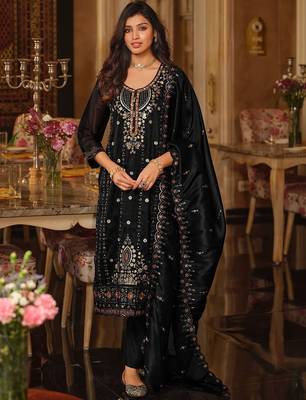 Women Floral Embroidered Panelled Beads and Stones Kurta with Trousers & With Dupatta 1