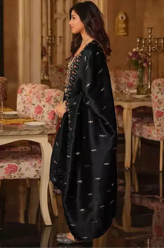 Women Floral Embroidered Panelled Beads and Stones Kurta with Trousers & With Dupatta