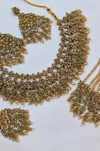 Necklace set with earrings, maang tikka & pasha | kundan & agate stone | gold plated