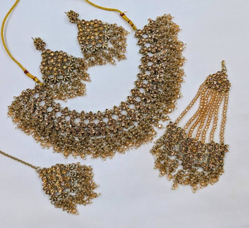 Necklace set with earrings, maang tikka & pasha | kundan & agate stone | gold plated
