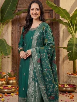 Women Ethnic Motifs Embroidered Thread Work Kurta with Trousers & With Dupatta 1