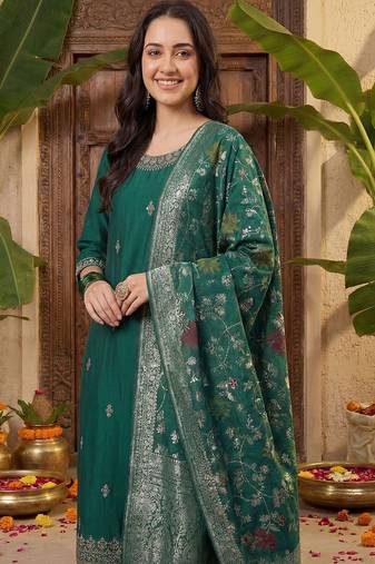 Women Ethnic Motifs Embroidered Thread Work Kurta with Trousers & With Dupatta