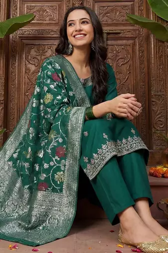 Women Ethnic Motifs Embroidered Thread Work Kurta with Trousers & With Dupatta
