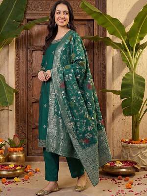 Women Ethnic Motifs Embroidered Thread Work Kurta with Trousers & With Dupatta 4