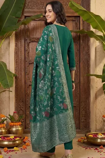 Women Ethnic Motifs Embroidered Thread Work Kurta with Trousers & With Dupatta