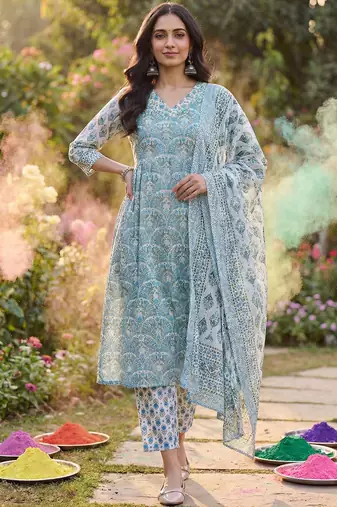 Women Ethnic Motifs Printed Cotton Kurta with Trousers & With Dupatta
