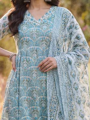 Women Ethnic Motifs Printed Cotton Kurta with Trousers & With Dupatta 3