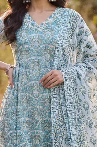 Women Ethnic Motifs Printed Cotton Kurta with Trousers & With Dupatta