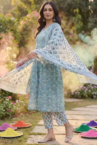 Women Ethnic Motifs Printed Cotton Kurta with Trousers & With Dupatta