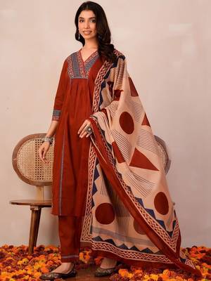 Women Ethnic Motifs Yoke Design Empire Thread Work Cotton Kurta with Trousers & With Dupatta 6