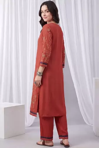 Women Ethnic Motifs Embroidered Thread Work Kurta with Trousers