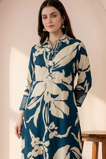 Women Floral Printed Kurta with Trousers