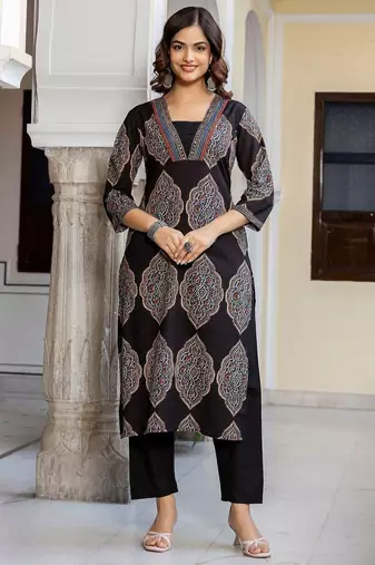 Women Ethnic Motifs Printed Cotton Kurta with Trousers