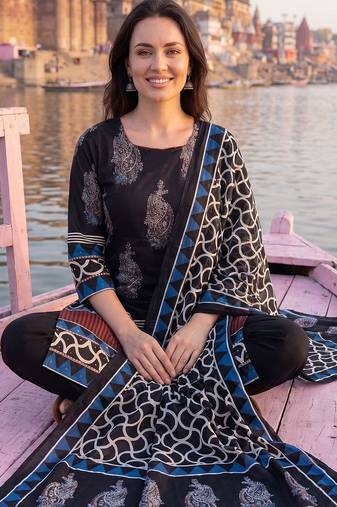 Women Ethnic Motifs Printed Cotton Kurta with Trousers & With Dupatta