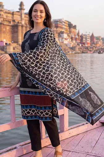 Women Ethnic Motifs Printed Cotton Kurta with Trousers & With Dupatta