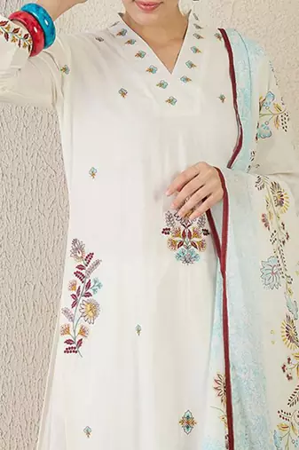 Women Floral Embroidered Cotton Kurta with Trousers & Dupatta