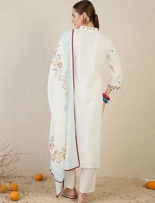 Women Floral Embroidered Cotton Kurta with Trousers & Dupatta 5