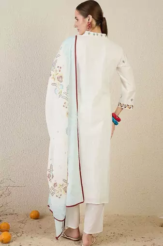 Women Floral Embroidered Cotton Kurta with Trousers & Dupatta
