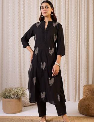 Women Ethnic Motifs Embroidered Thread Work Cotton Kurta with Trousers 5