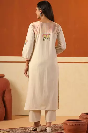 Women Ethnic Motifs Printed Cotton Kurta with Trousers