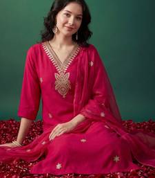 Women Ethnic Motifs Embroidered Thread Work Kurta with Trousers & With Dupatta
