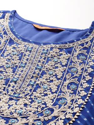Women Leheriya Printed Kurta With Trousers & Dupatta 3