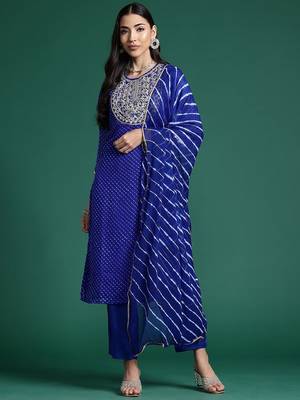 Women Leheriya Printed Kurta With Trousers & Dupatta 1