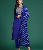 Women Leheriya Printed Kurta With Trousers & Dupatta