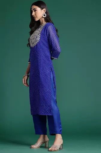 Women Leheriya Printed Kurta With Trousers & Dupatta
