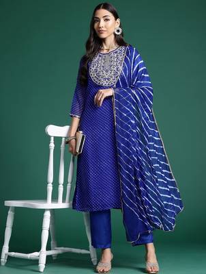 Women Leheriya Printed Kurta With Trousers & Dupatta 8
