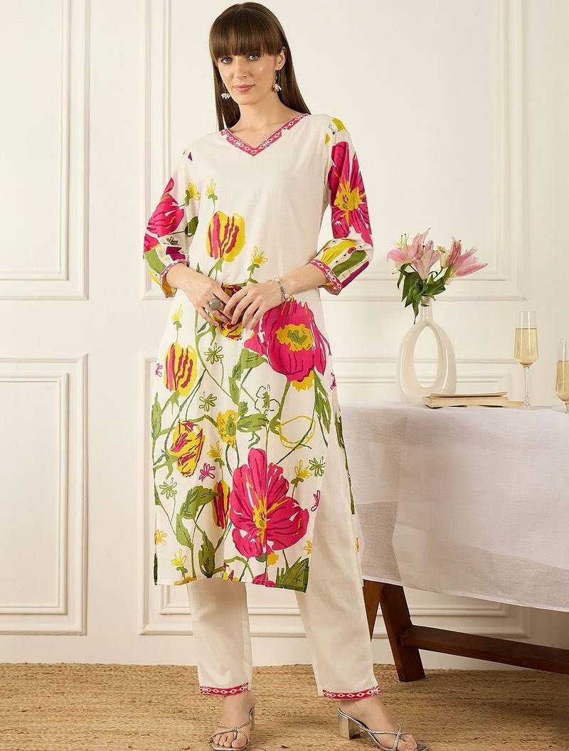 Women Floral Printed Cotton Kurta with Trousers & With Dupatta