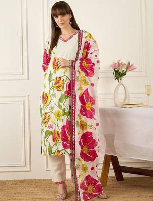 Women Floral Printed Cotton Kurta with Trousers & With Dupatta 7