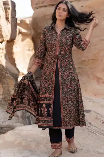 Women Paisley Printed Cotton Kurta with Trousers & With Dupatta