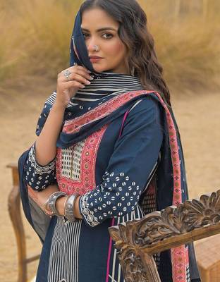Navy Blue Printed Straight Kurta Trousers Dupatta Set Kurta Sets 2
