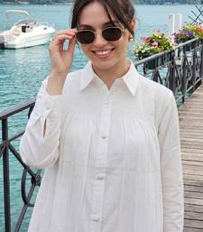 Women Floral Embroidered Thread Work Cotton Kurta with Trousers