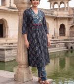 Women Ethnic Motifs Printed Cotton Kurta with Trousers