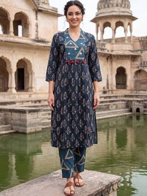 Women Ethnic Motifs Printed Cotton Kurta with Trousers 6