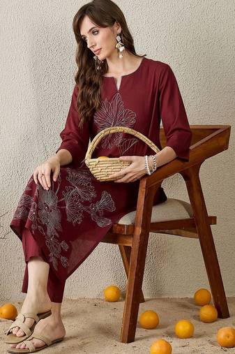 Women Floral Embroidered Thread Work Cotton Kurta with Trousers